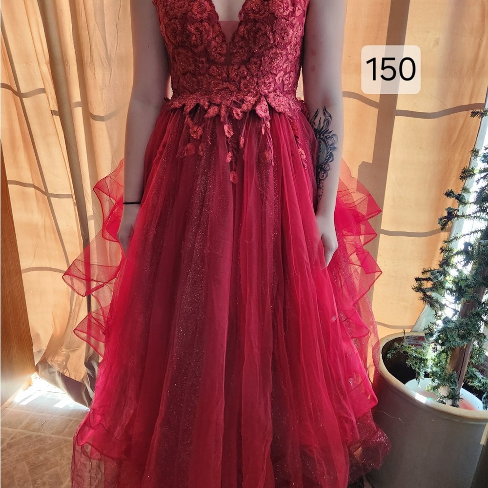 Elegant Red Lace Evening Gown